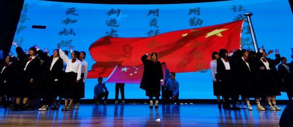 高速路上 他们守护温暖归途